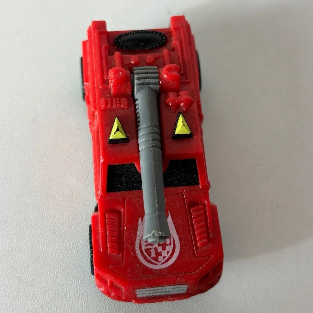 Hot Wheels 1994 Mattel Red Fire Truck Diecast‎ Armored Rescue Vehicle 3 Inch